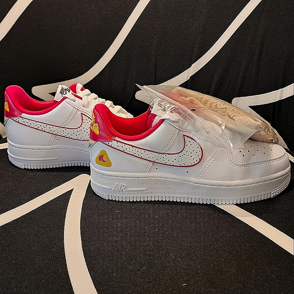 Nike Air Force 1 Low Dragon Fruit Size 6 New - Picture 16 of 16